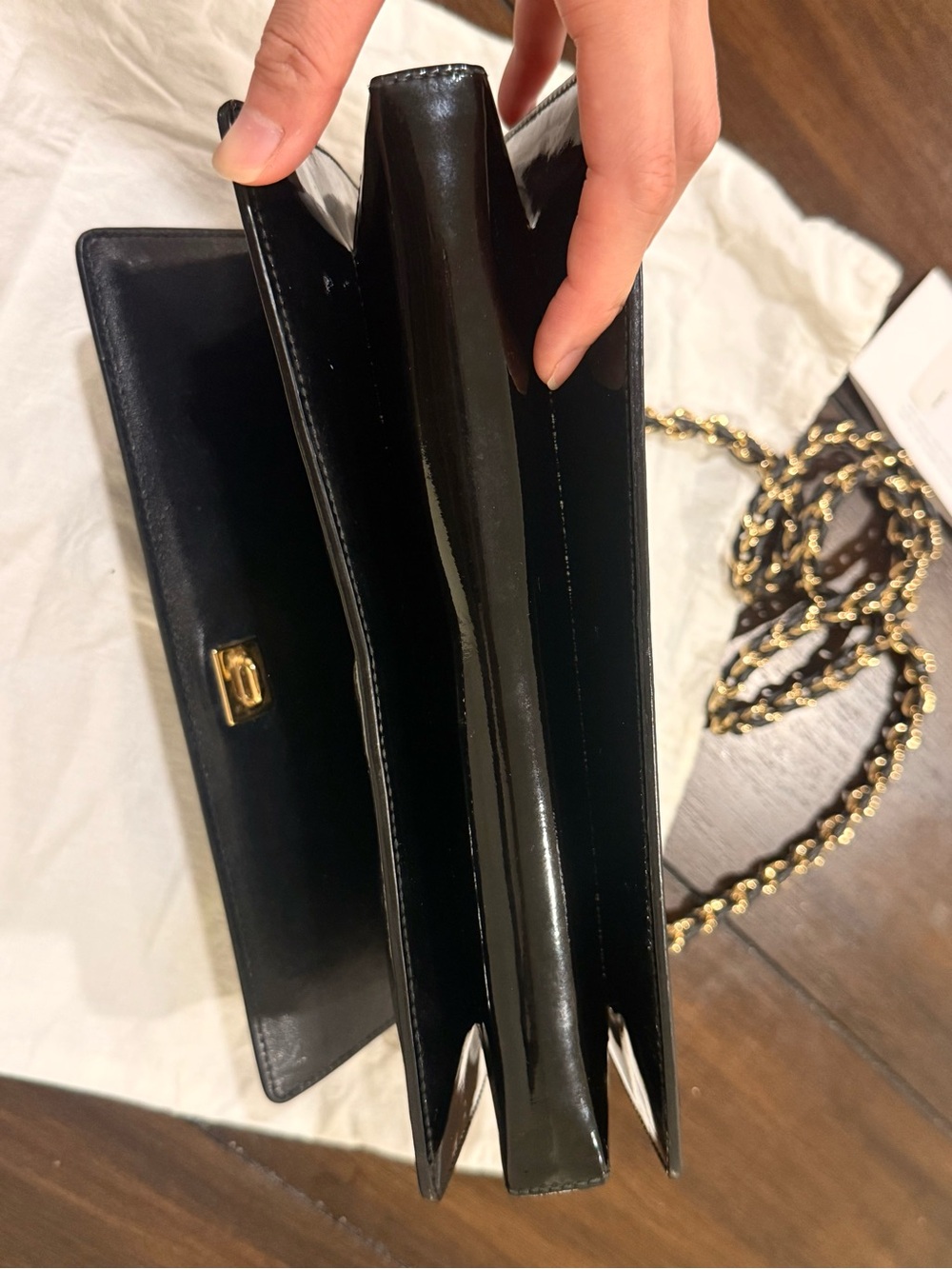 Salvatore Ferragamo Black Patent Vara Bow Chain Shoulder Bag - Picture 6 of 12
